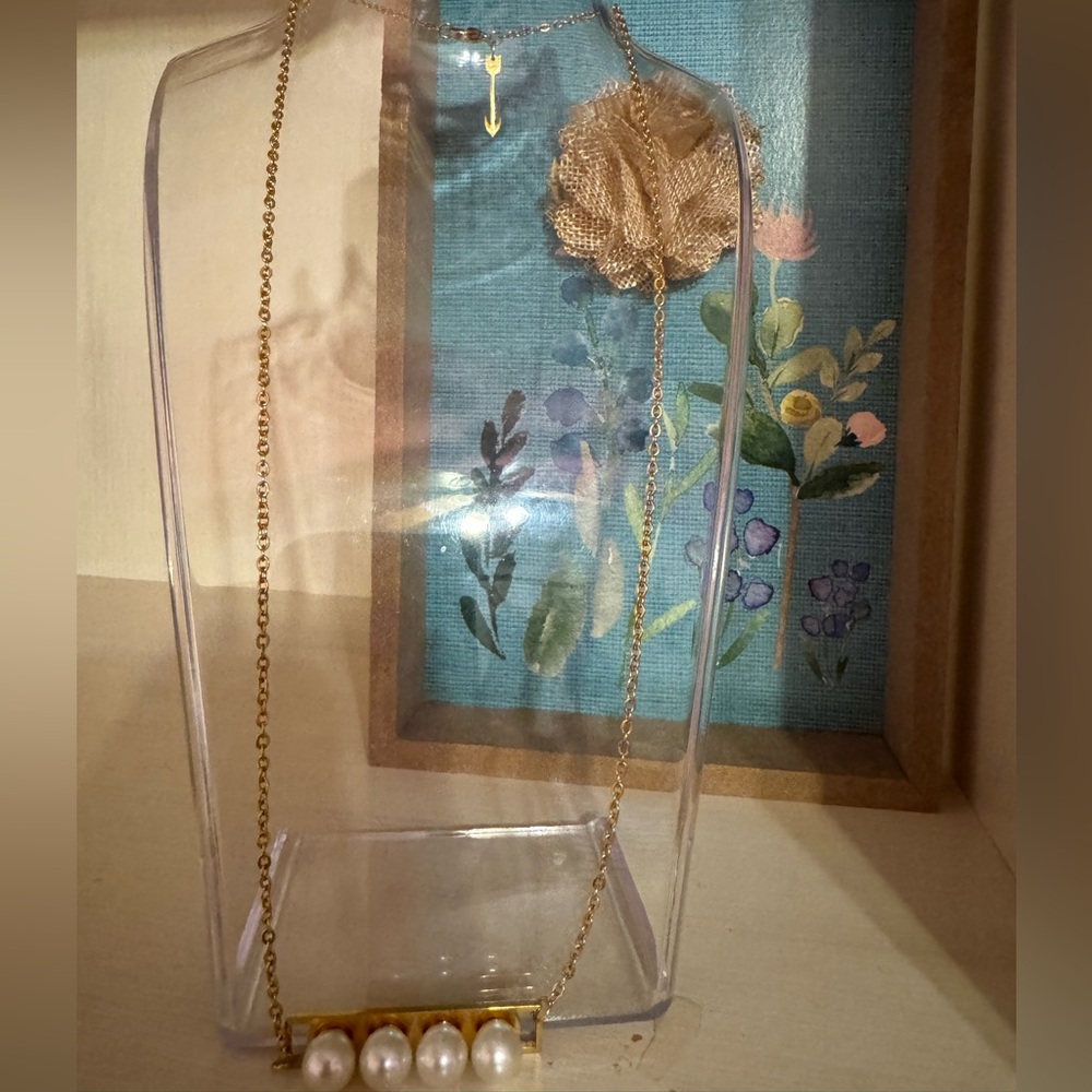 Ellie Vail Gold and Pearl Necklace